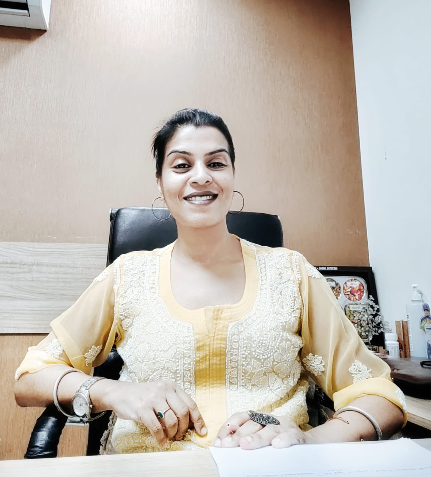 Dr. Shalini Rana in patient counseling session